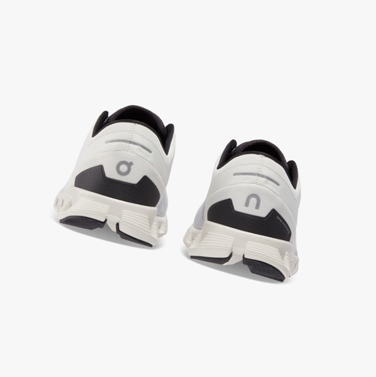 On Running Cloud X 3 Muške Cipele Za Trening Ivory/Black | 5471LIGMR